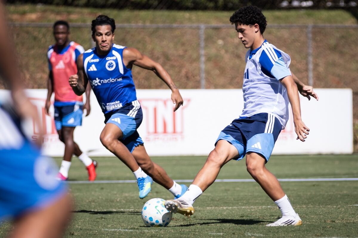Felipe Morais em treino da equipe