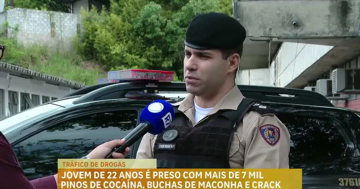Materiais apreendidos durante a operação policial.