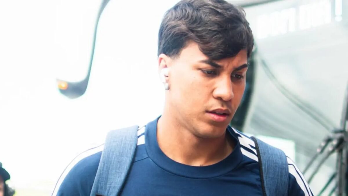 Cruzeiro tem 12 pendurados e risco de desfalques no clássico