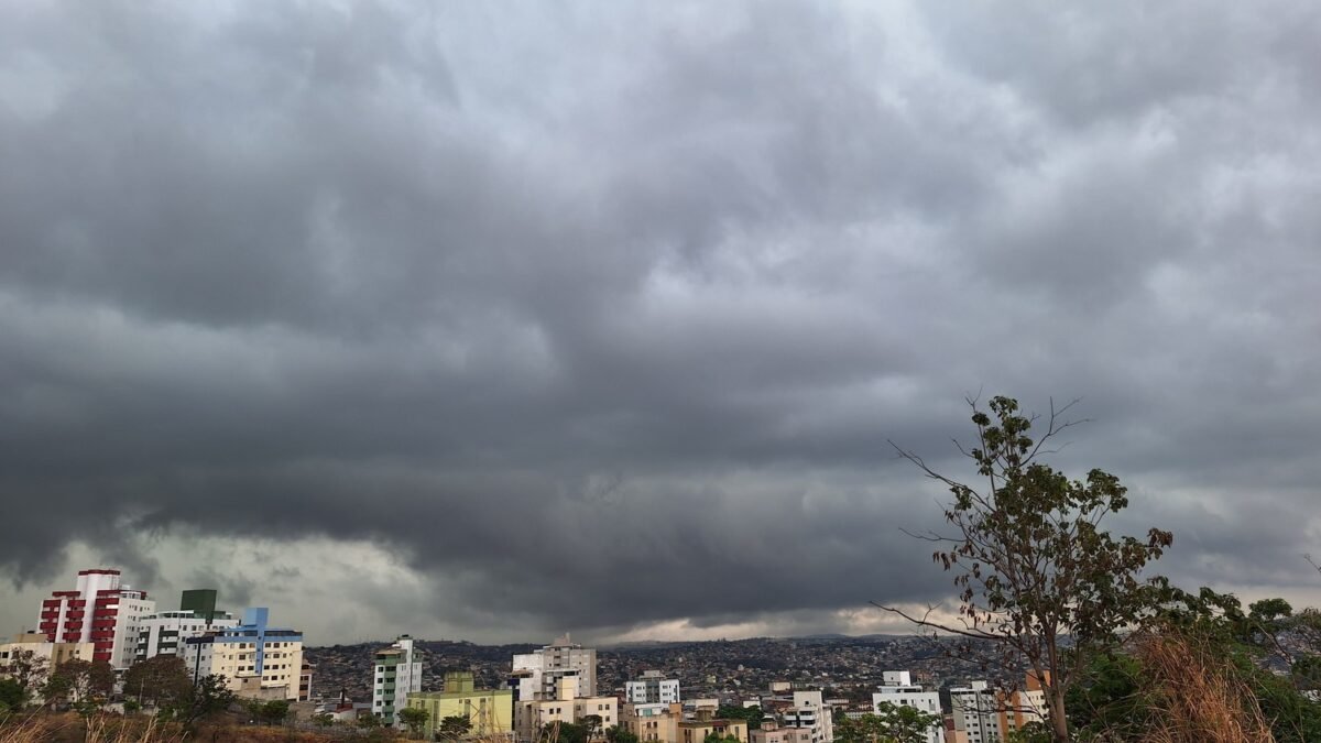 Chuva forte atinge a capital
