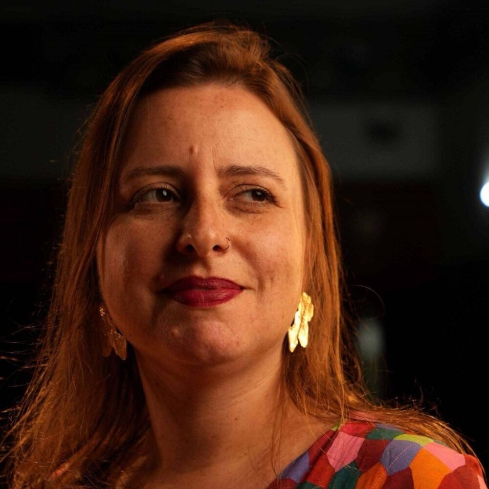 Escritora mineira vai à final do Prêmio Jabuti com livro financiado na web