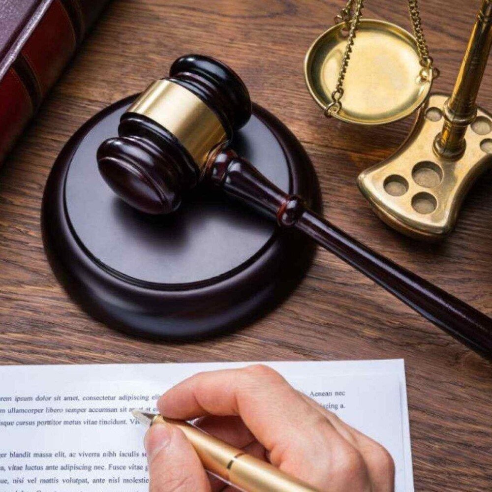 Policial e despachantes são condenados por fraudes em delegacia