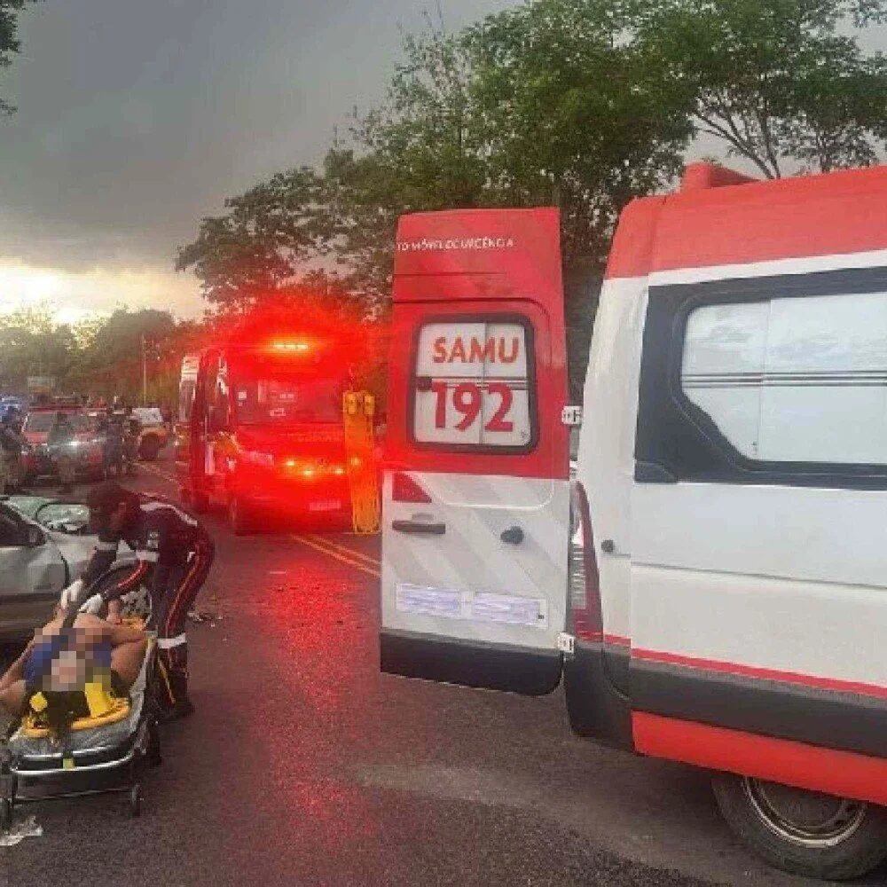 Motorista morre e sete ficam feridos em batida de frente na MG-238
