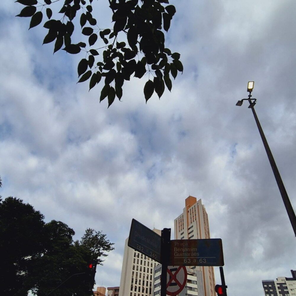 Vai chover em BH hoje? Cidade tem alerta de pancadas de chuva e calor de 30 °C